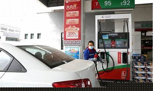 洛杉矶汽油价格飙升原因_洛杉矶加油站