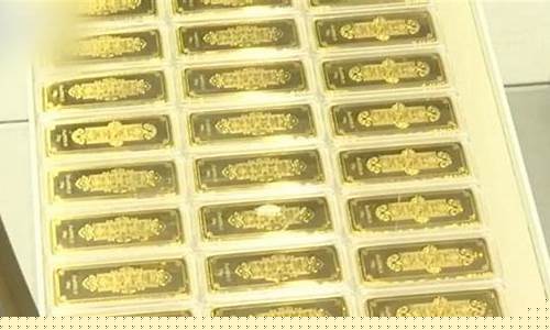 金价突破1765美元_金价一度跌破1900美元